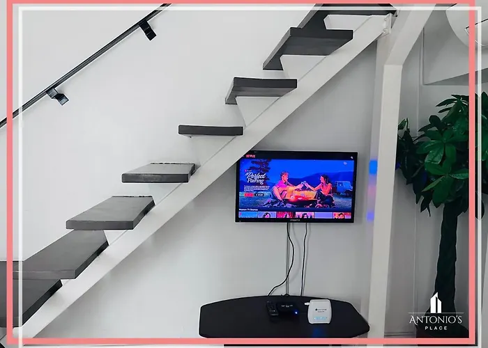 Big Windows With Full View 2br Loft Unit Free Wifi & Netflix At Victoria Bgc * Manila